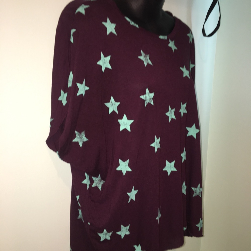 Star Patterned Empyre Top - Picture 2 of 3
